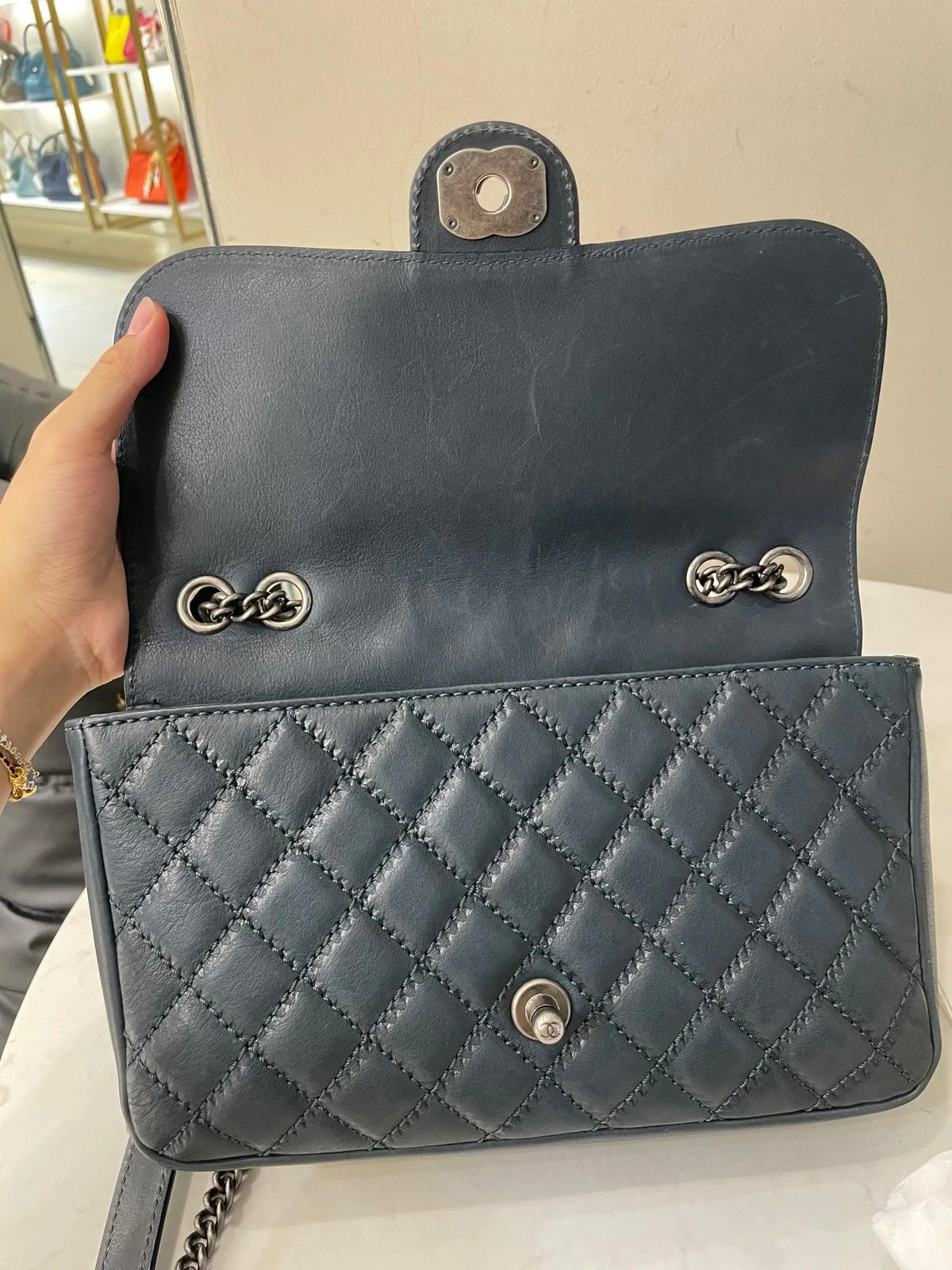 Chanel - Classic Flap - Leather - Green - (medium)