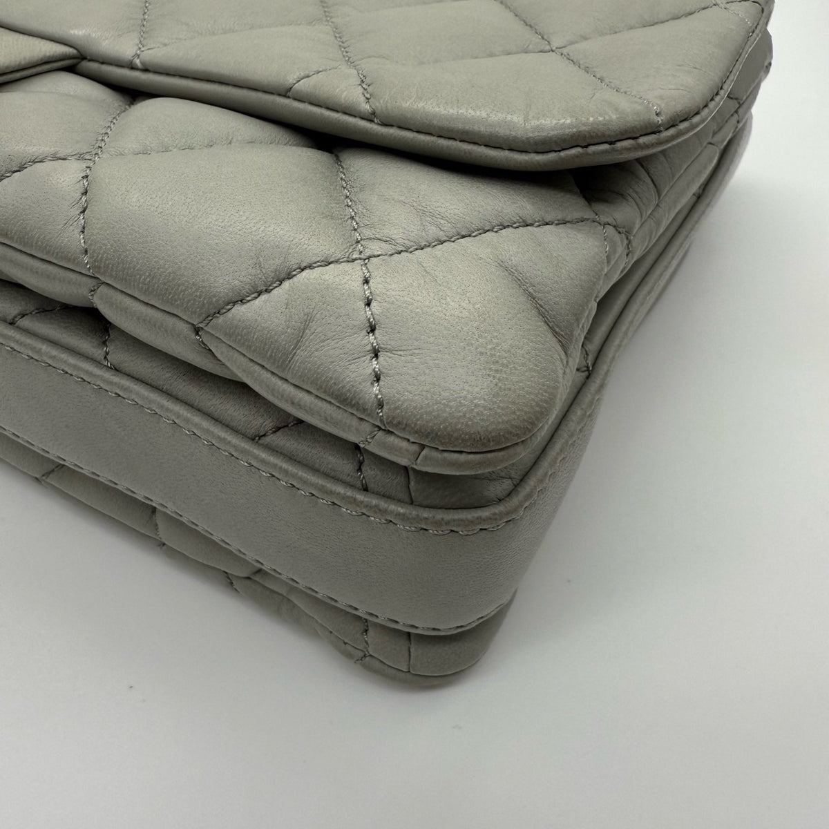 Chanel - Classic Flap - Leather - Grey