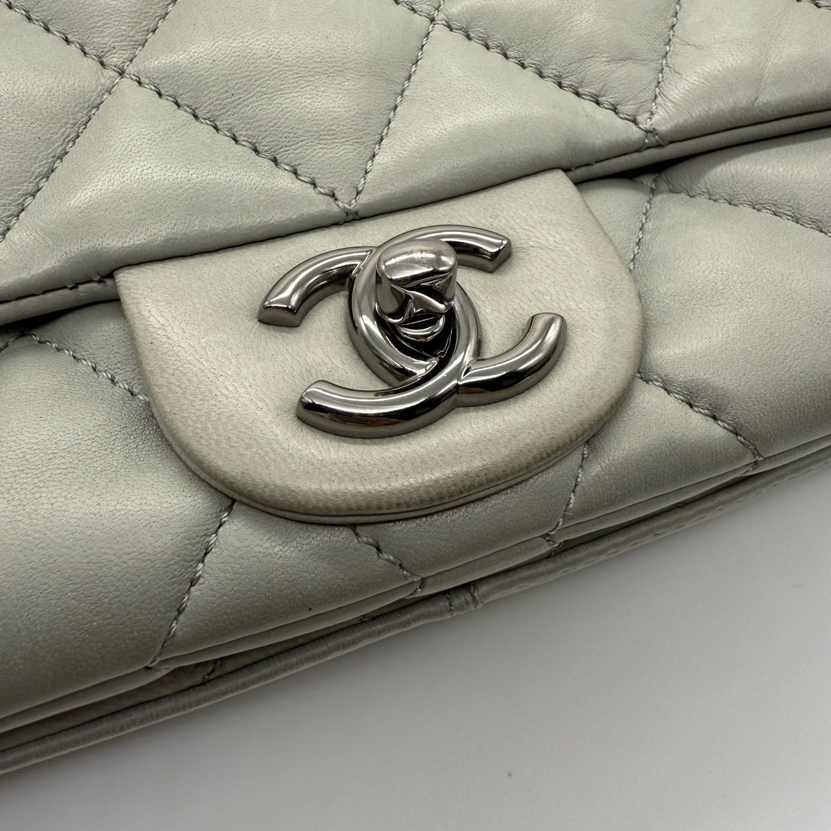 Chanel - Classic Flap - Leather - Grey