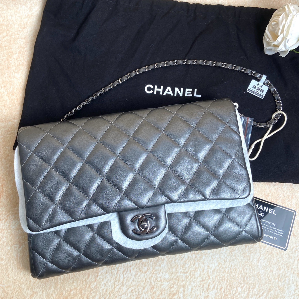 Chanel - Classic Flap - Leather - Grey - (medium)
