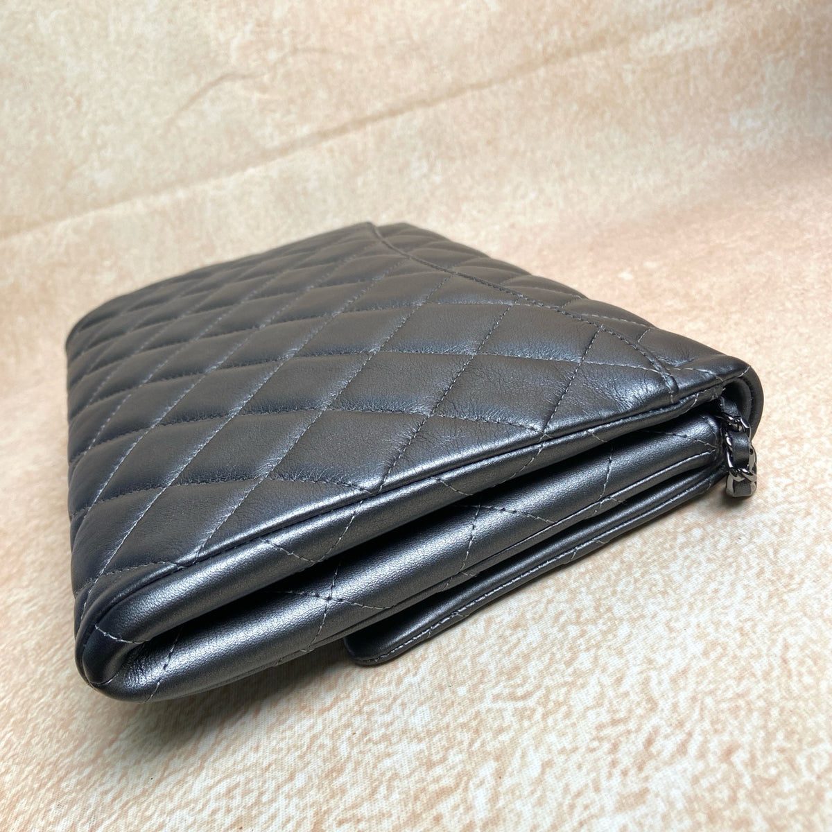 Chanel - Classic Flap - Leather - Grey - (medium)