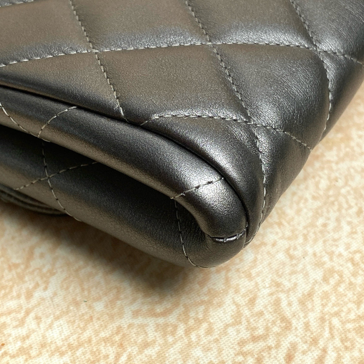 Chanel - Classic Flap - Leather - Grey - (medium)