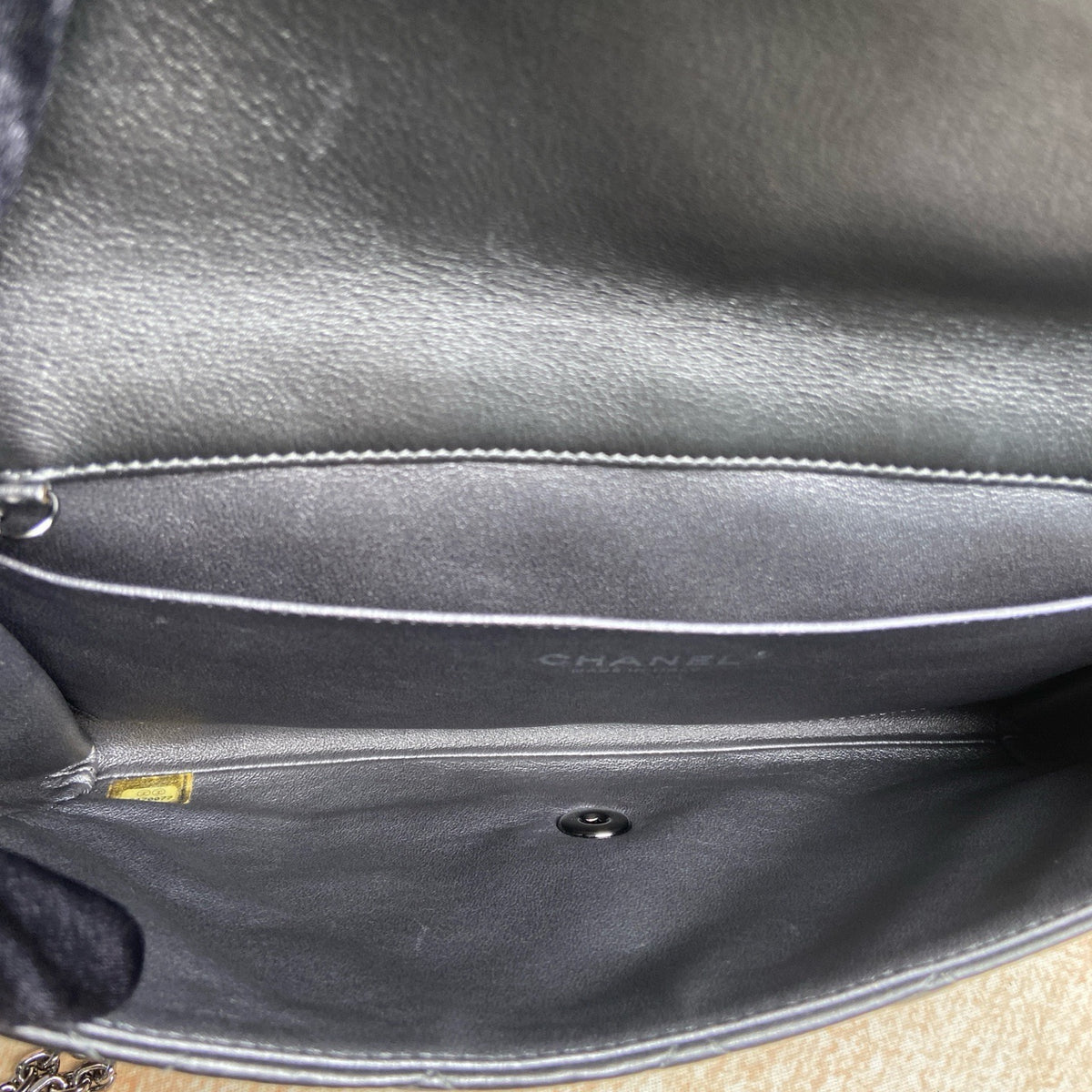Chanel - Classic Flap - Leather - Grey - (medium)