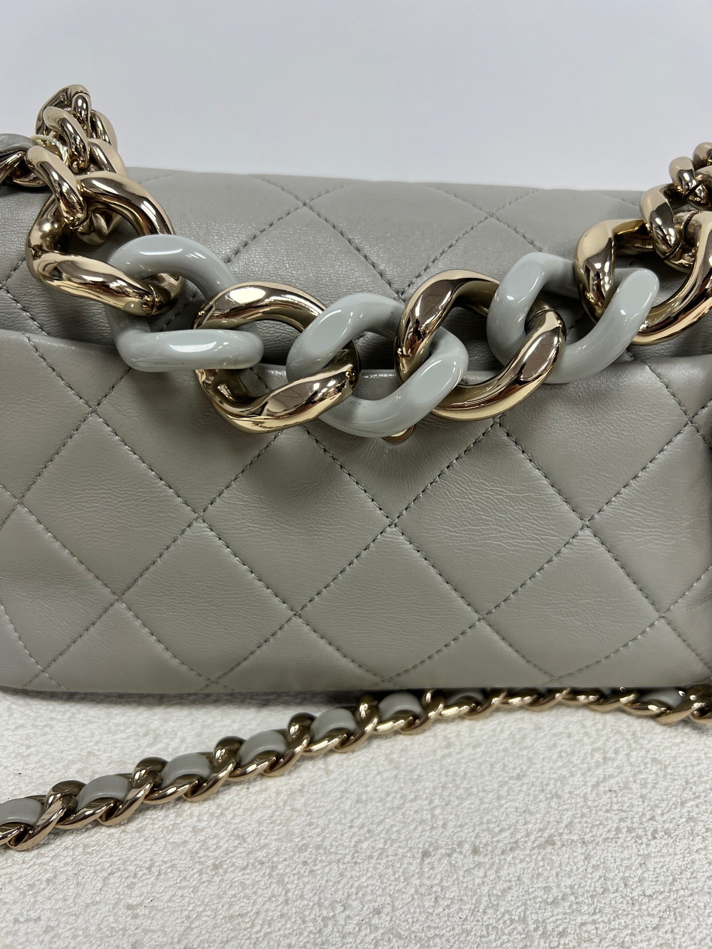 Chanel - Classic Flap - Leather - Grey - (medium)