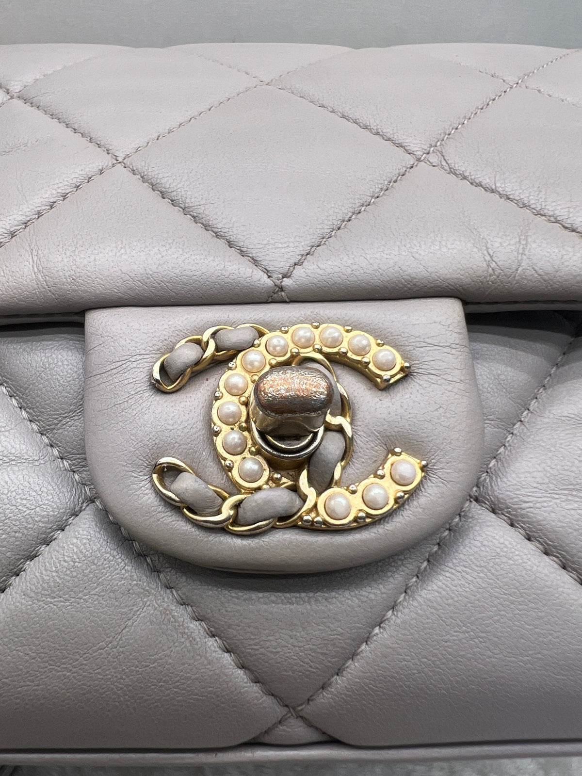 Chanel - Classic Flap - Leather - Grey - (mini)