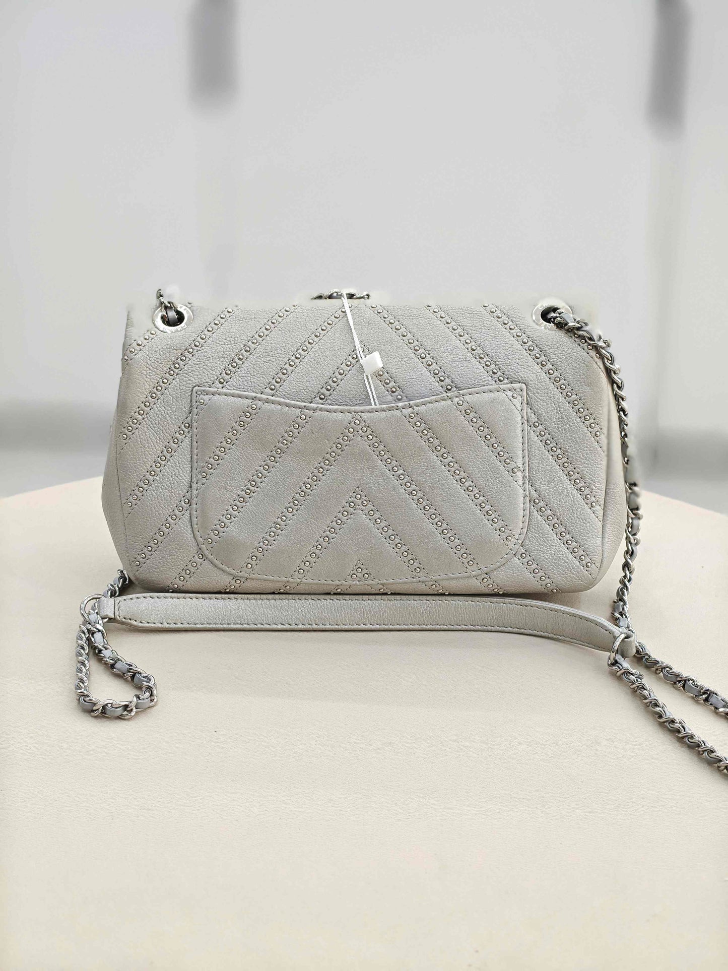 Chanel - Classic Flap - Leather - Grey - (small)