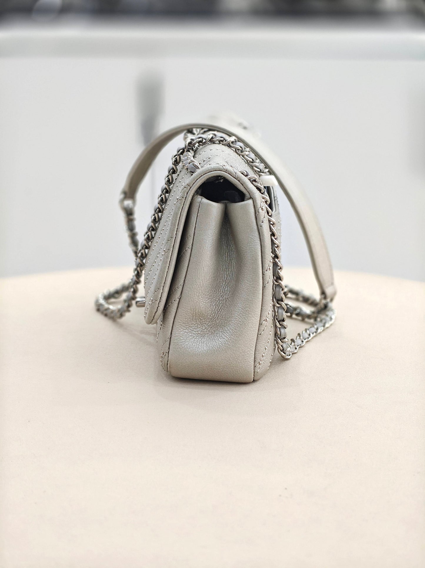 Chanel - Classic Flap - Leather - Grey - (small)