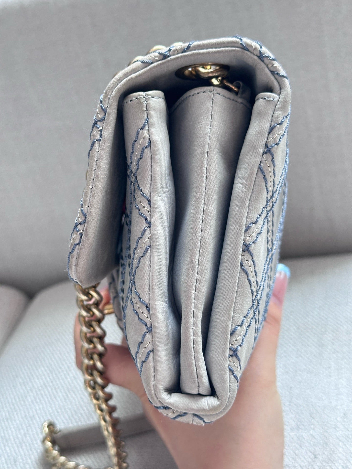 Chanel - Classic Flap - Leather - Grey - (small)