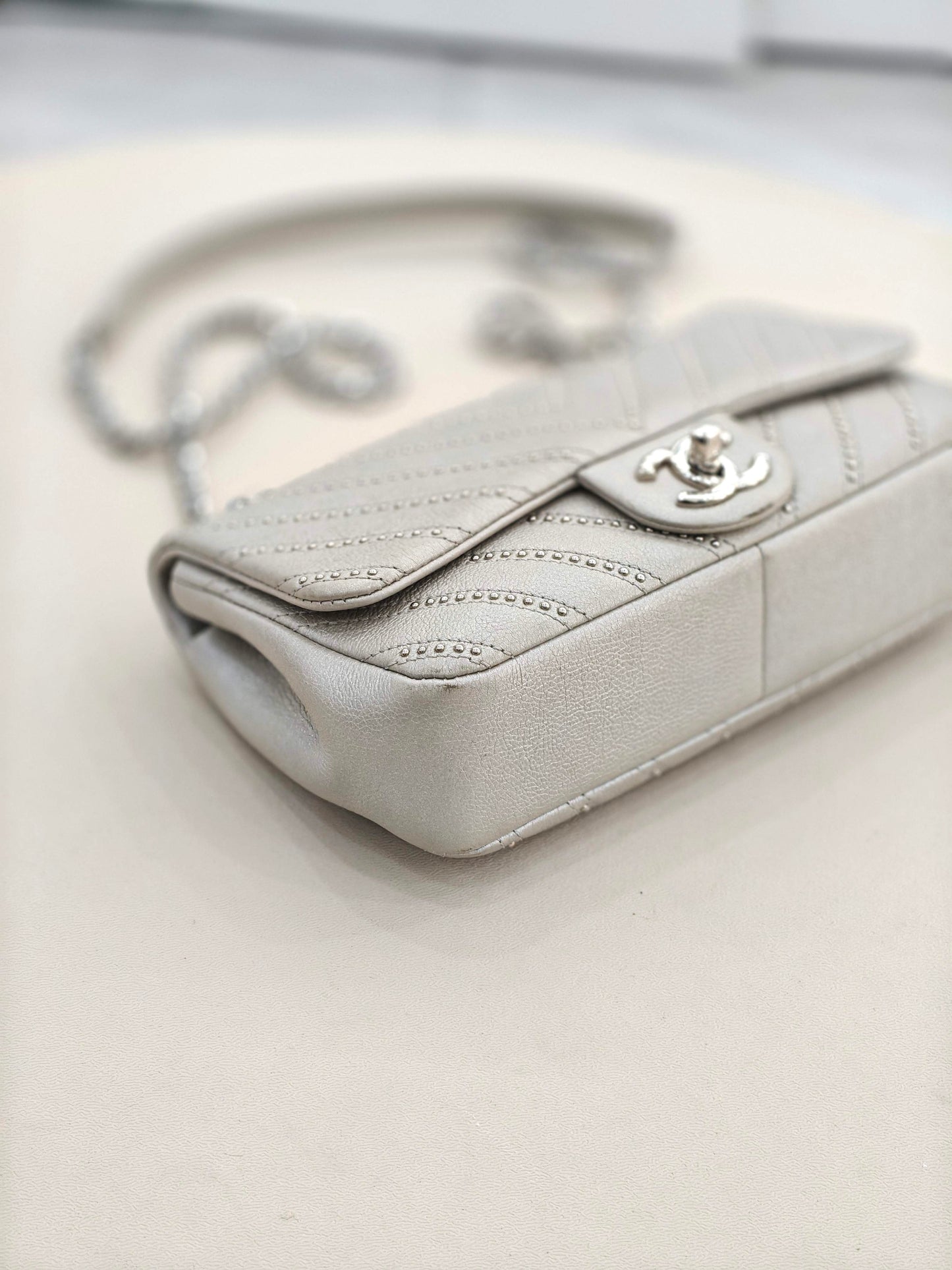 Chanel - Classic Flap - Leather - Grey - (small)
