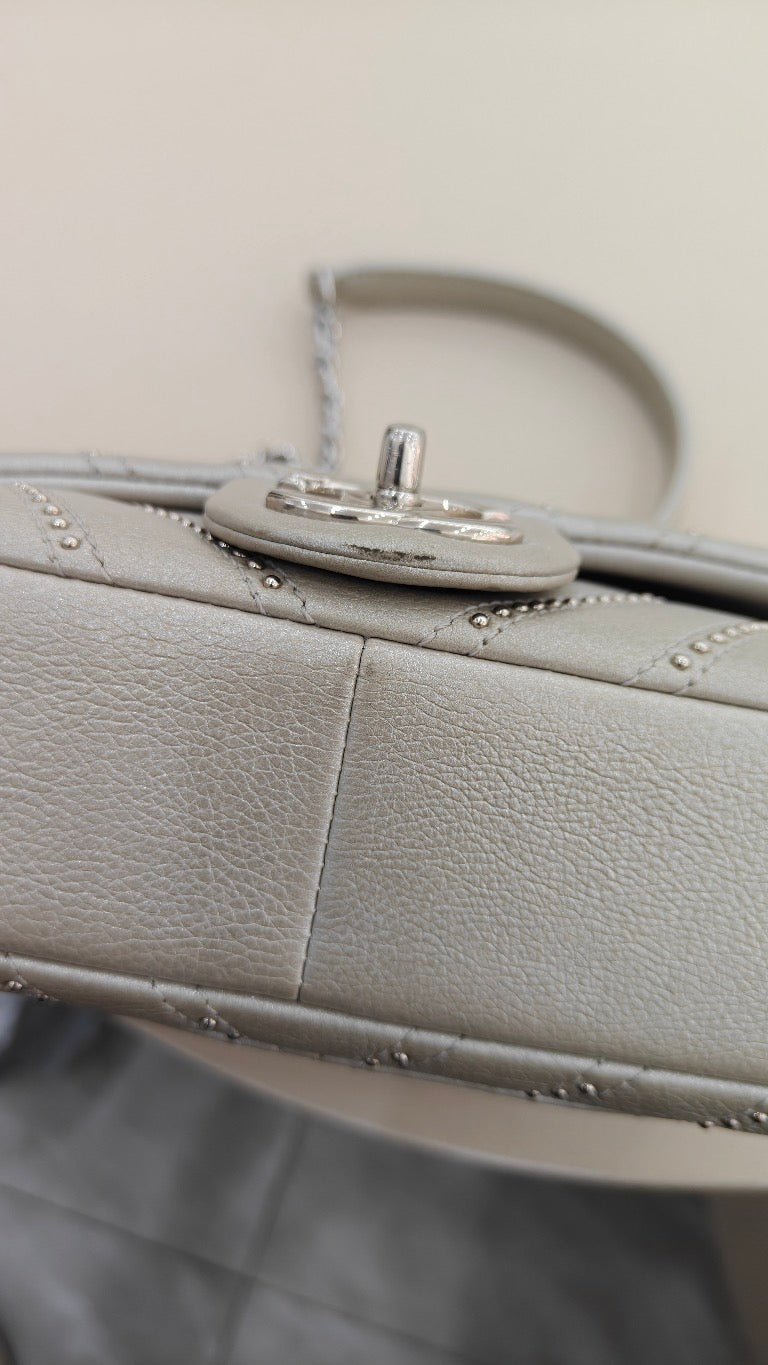 Chanel - Classic Flap - Leather - Grey - (small)