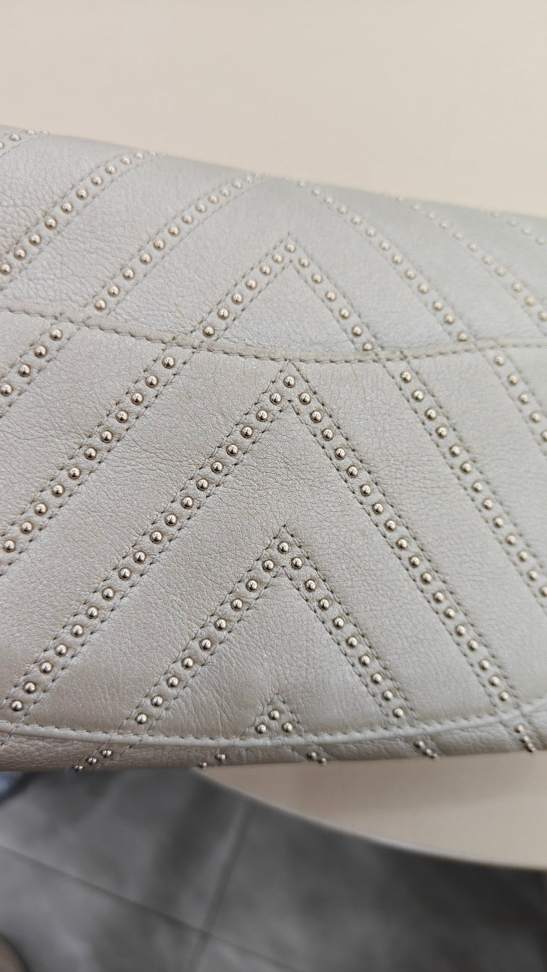 Chanel - Classic Flap - Leather - Grey - (small)