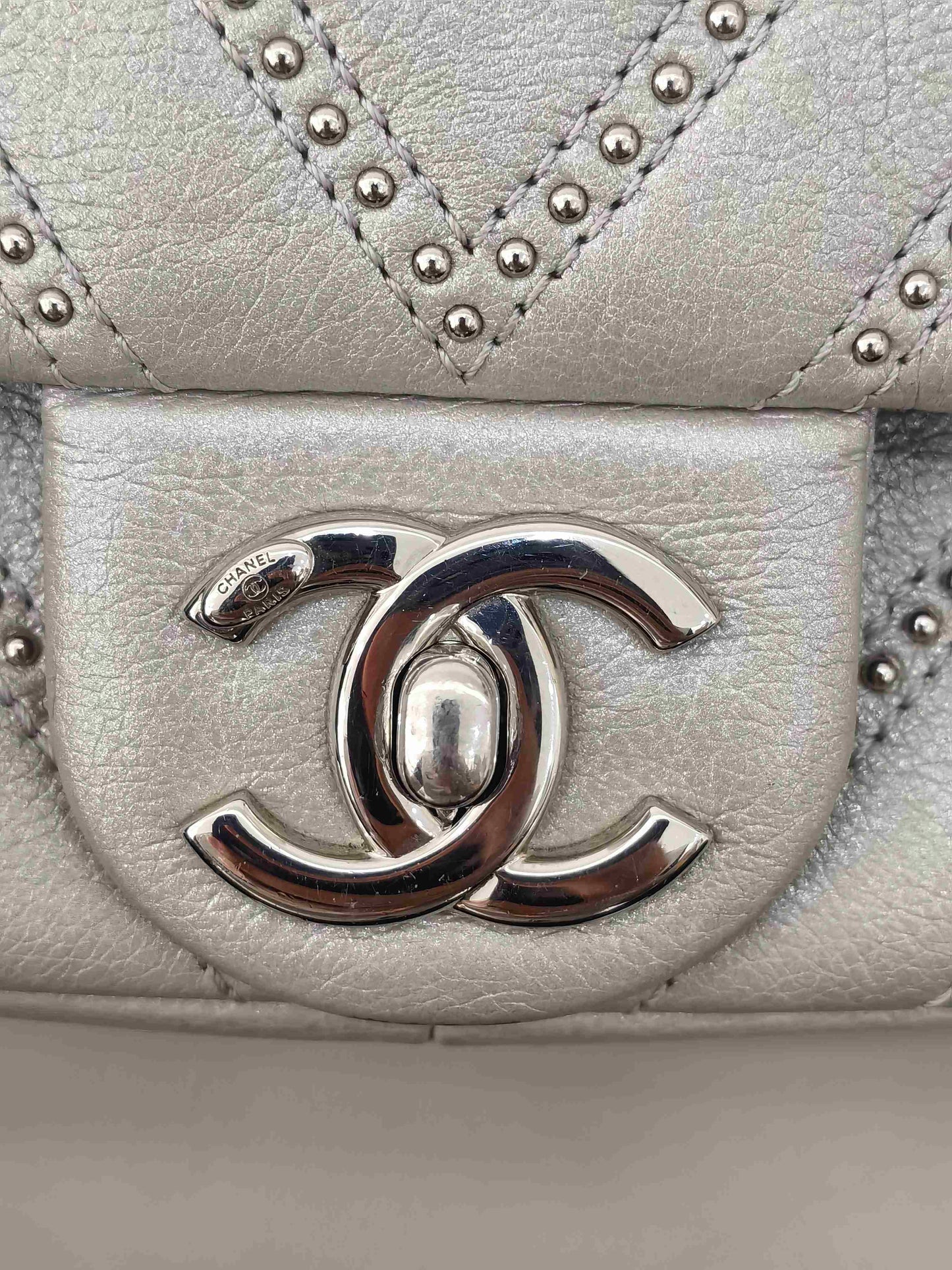 Chanel - Classic Flap - Leather - Grey - (small)