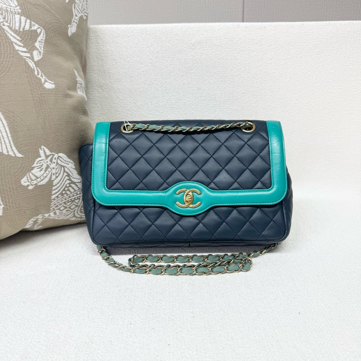 Chanel - Classic Flap - Leather - Multicolour - (Medium)