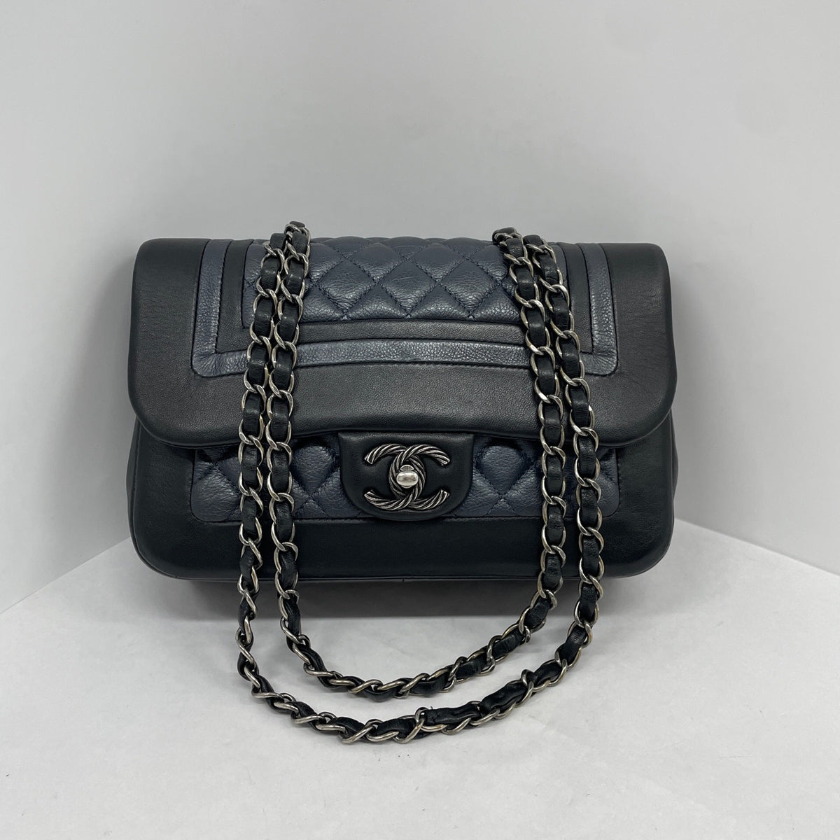 Chanel - Classic Flap - Leather - Multicolour - (small)