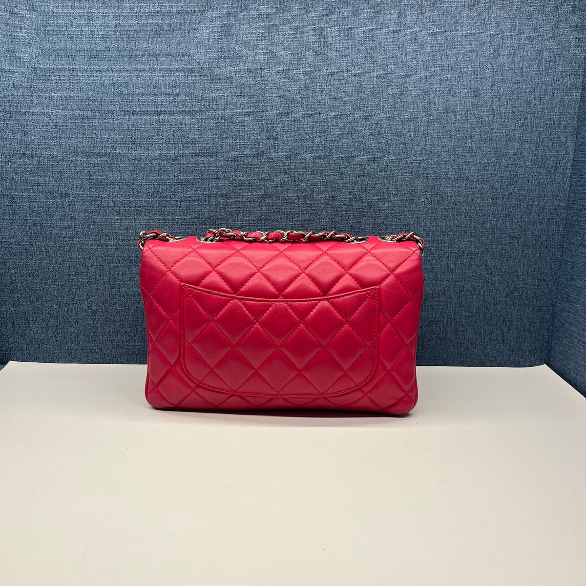 Chanel - Classic Flap - Leather - Pink - (medium)