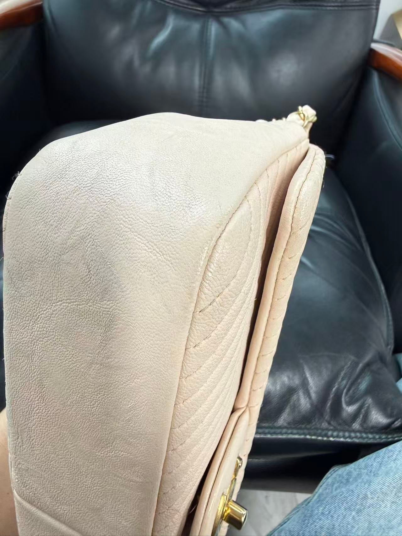 Chanel - Classic Flap - Leather - Pink - (medium)