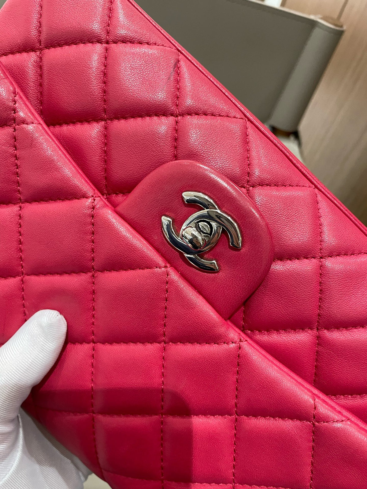 Chanel - Classic Flap - Leather - Pink - (medium)