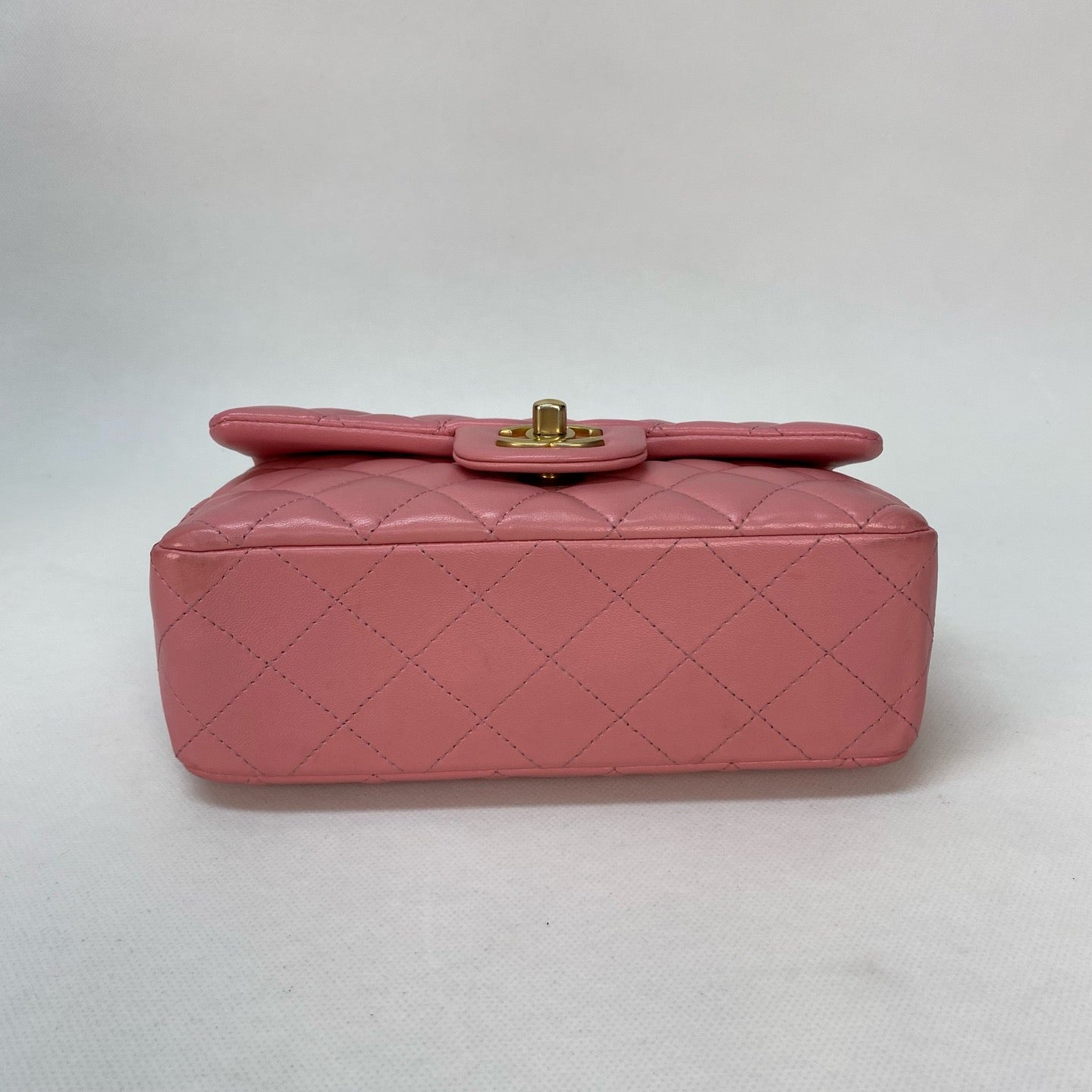 Chanel - Classic Flap - Leather - Pink - (mini)