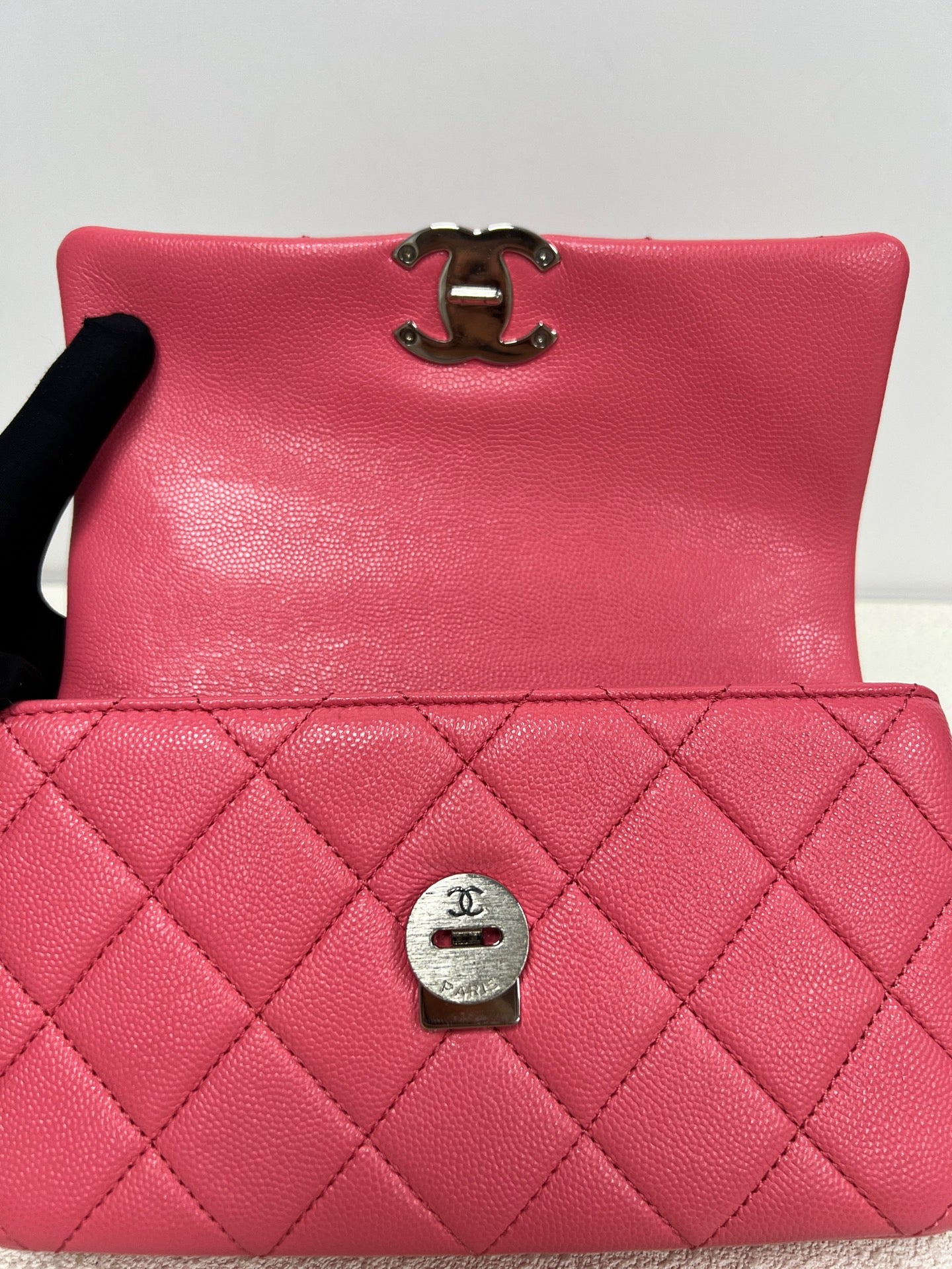 Chanel - Classic Flap - Leather - Pink - (mini)