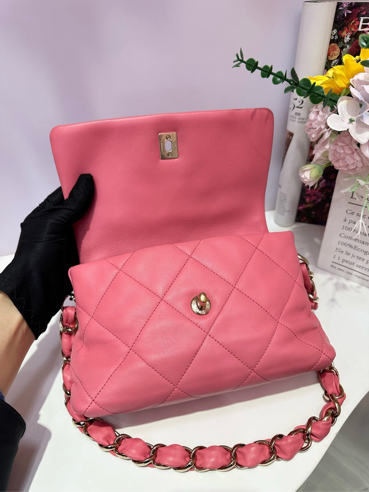 Chanel - Classic Flap - Leather - Pink - (small)