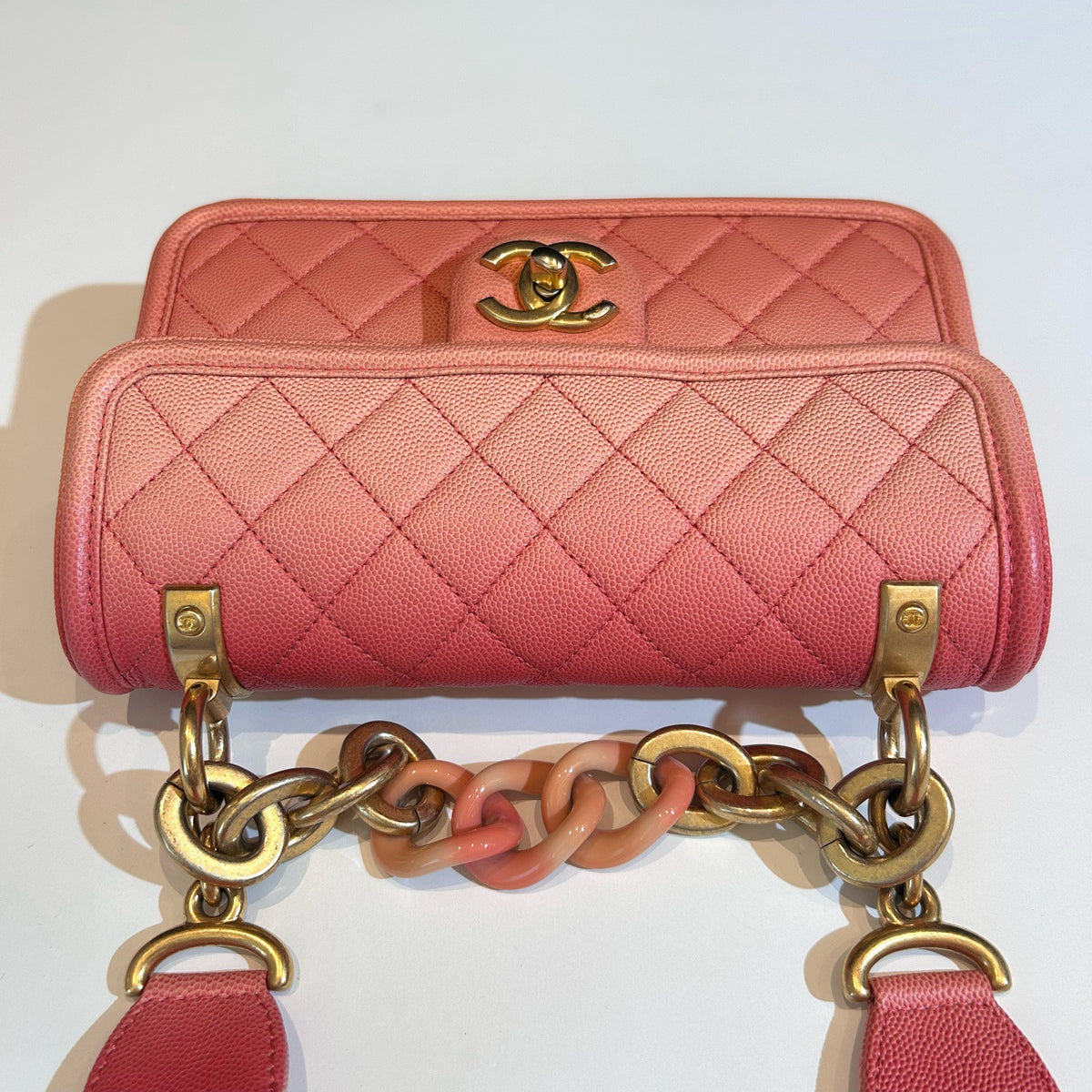 Chanel - Classic Flap - Leather - Pink - (small)