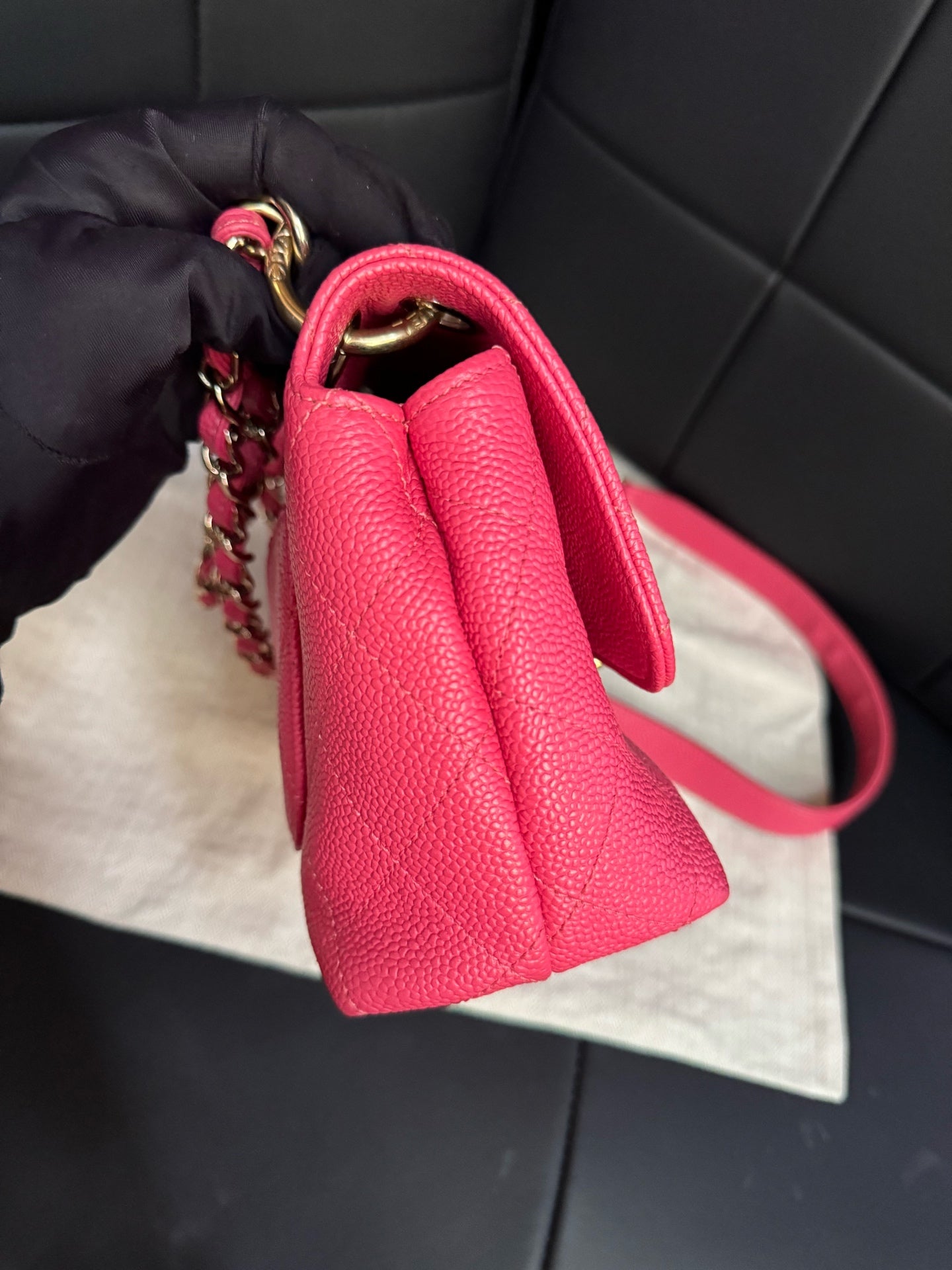 Chanel - Classic Flap - Leather - Pink - (small)