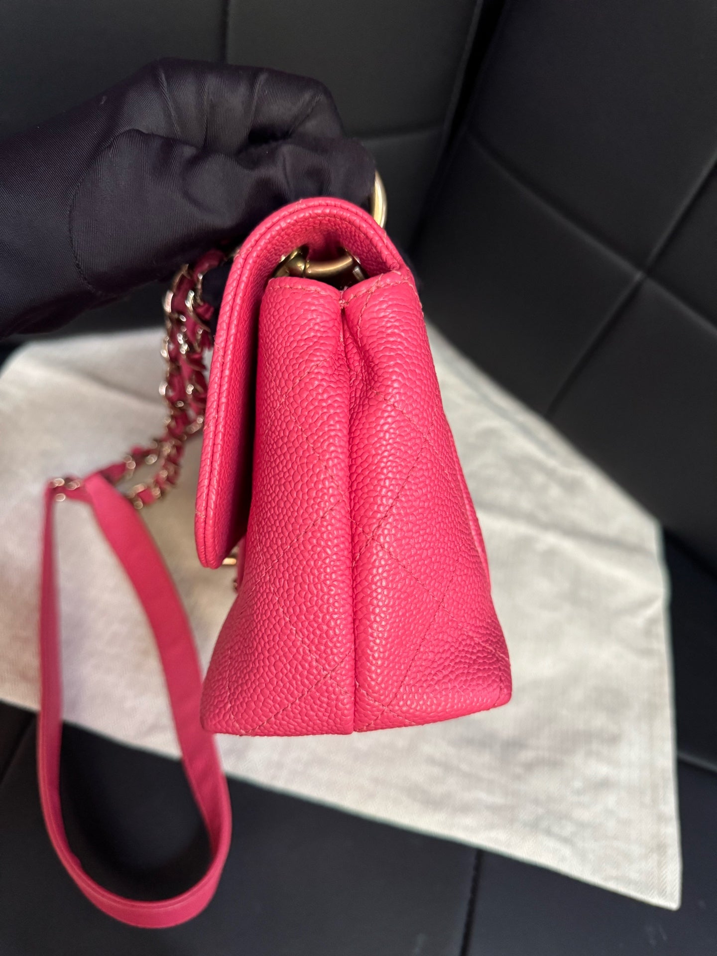 Chanel - Classic Flap - Leather - Pink - (small)