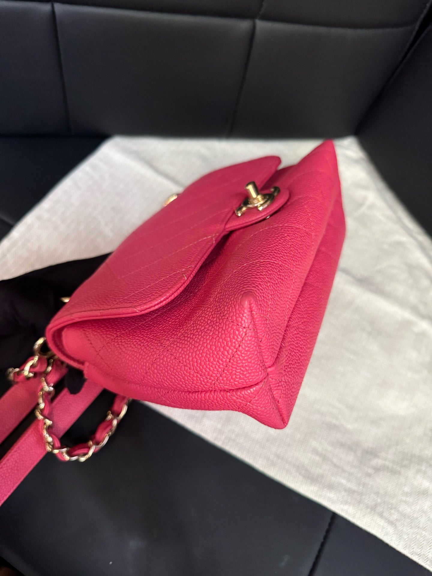 Chanel - Classic Flap - Leather - Pink - (small)