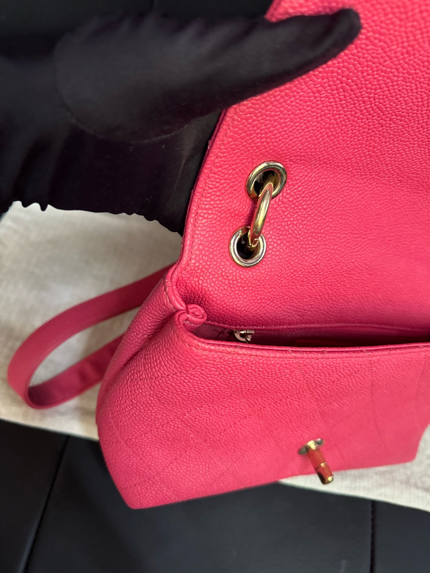 Chanel - Classic Flap - Leather - Pink - (small)
