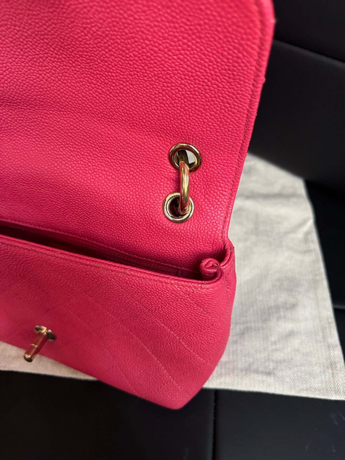 Chanel - Classic Flap - Leather - Pink - (small)