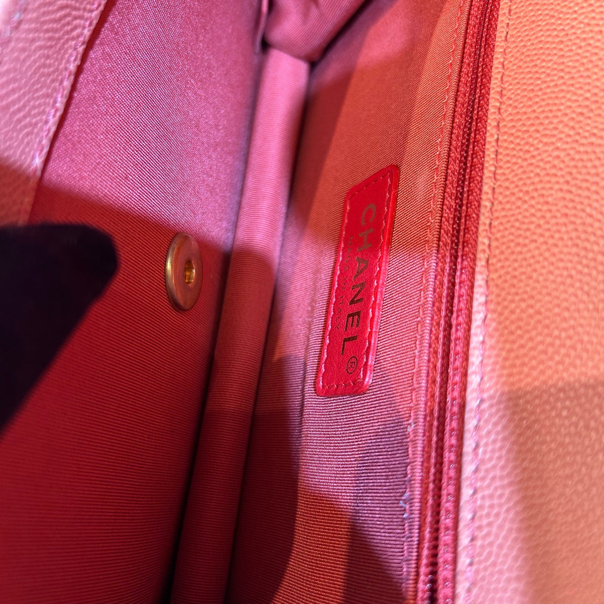 Chanel - Classic Flap - Leather - Pink - (small)