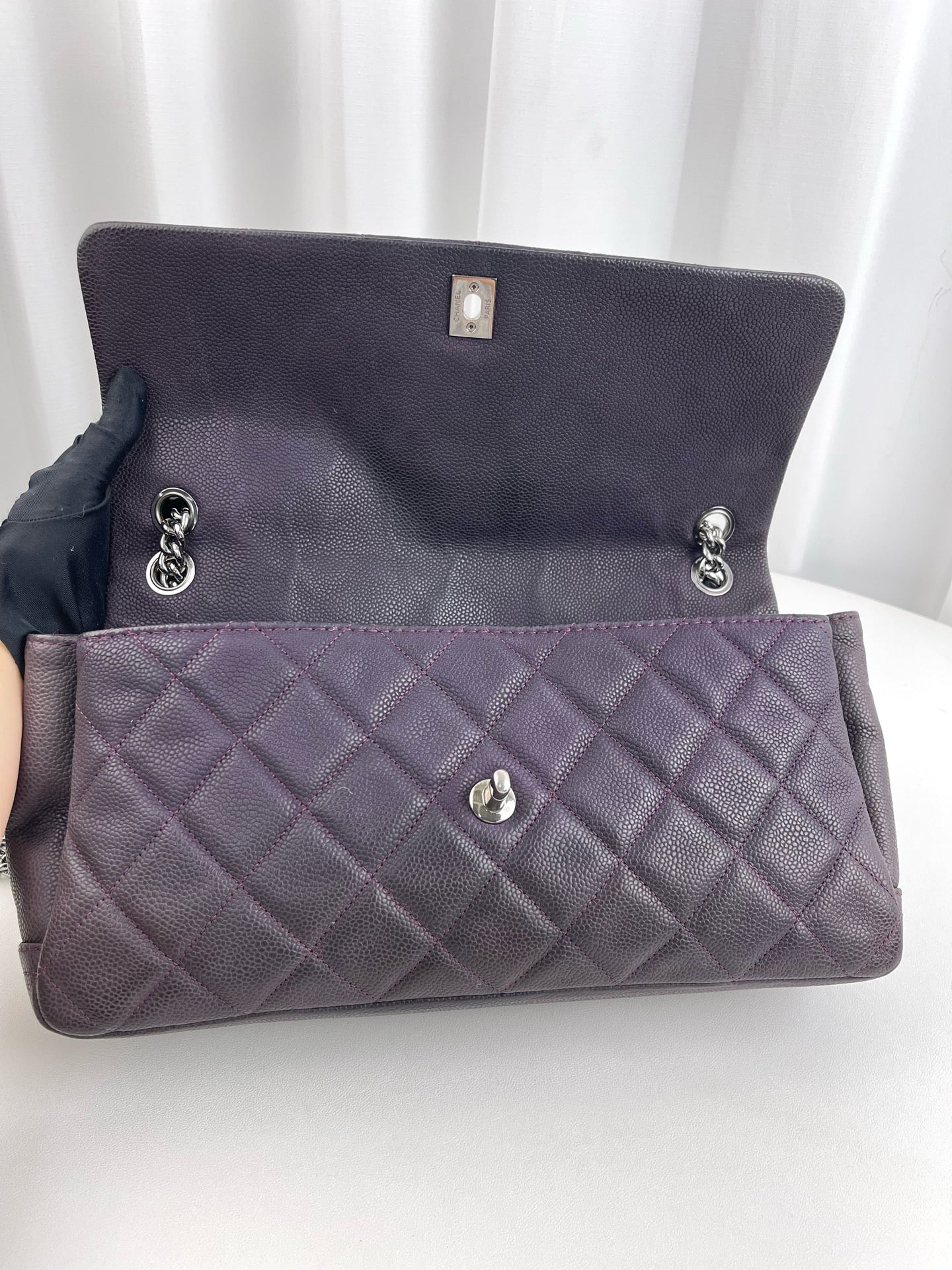 Chanel - Classic Flap - Leather - Purple - (small)