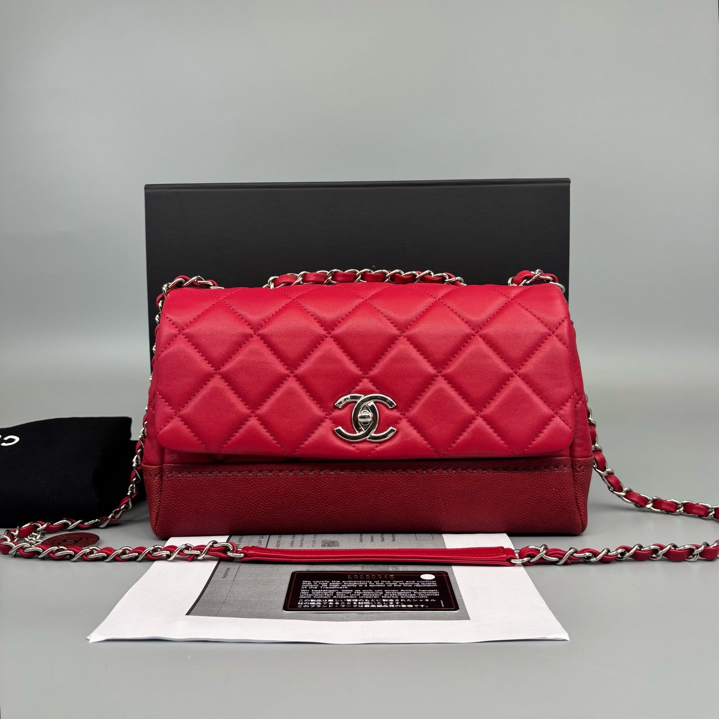 Chanel - Classic Flap - Leather - Red - (medium)