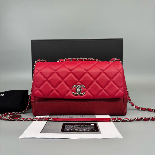 Chanel - Classic Flap - Leather - Red - (medium)