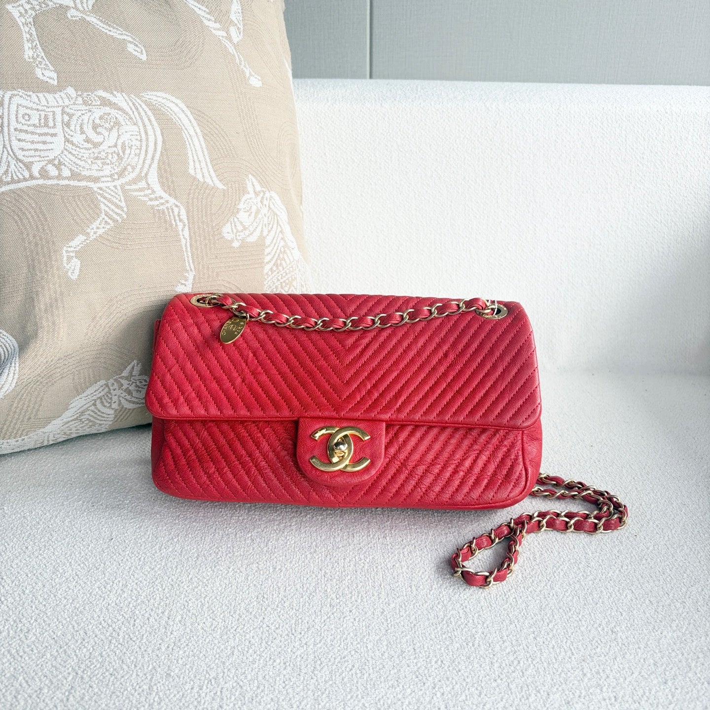 Chanel - Classic Flap - Leather - Red - (medium)