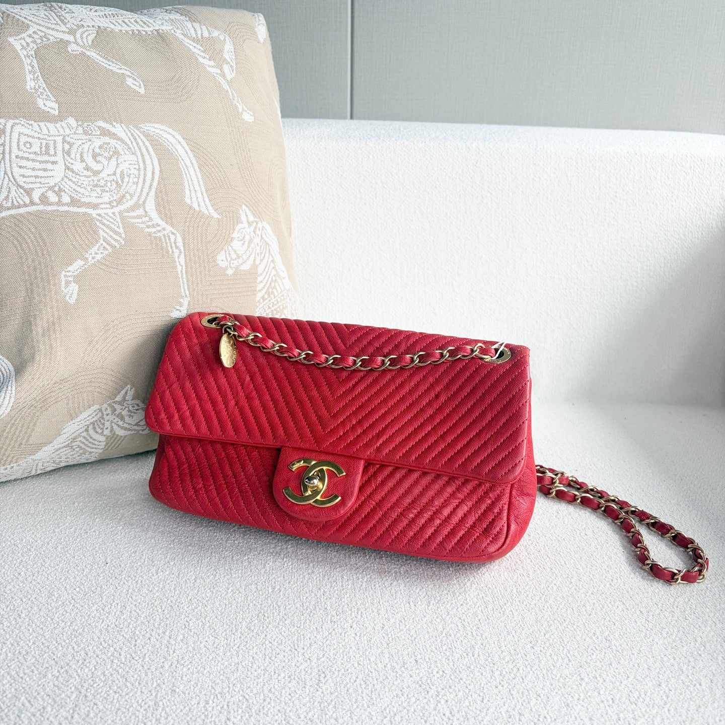 Chanel - Classic Flap - Leather - Red - (medium)