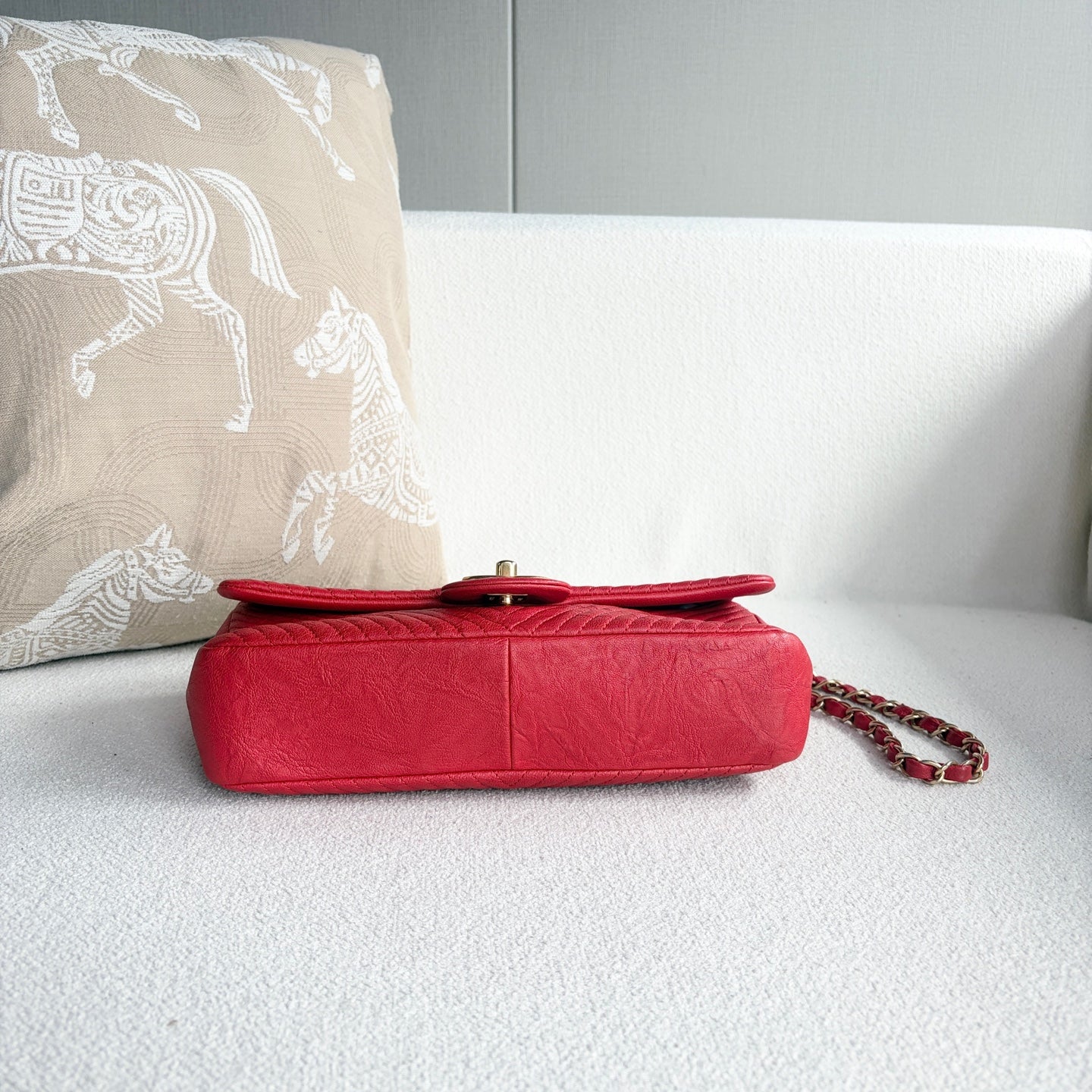 Chanel - Classic Flap - Leather - Red - (medium)