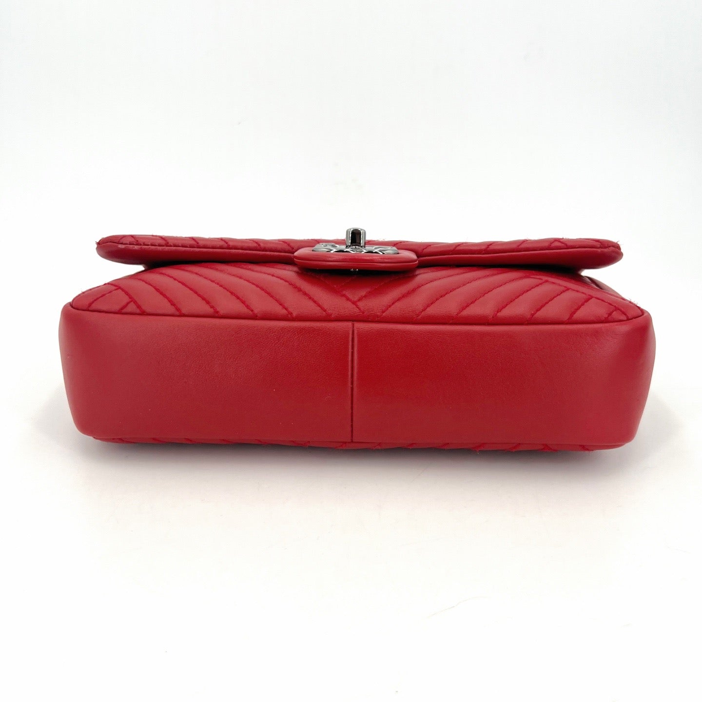 Chanel - Classic Flap - Leather - Red - (medium)