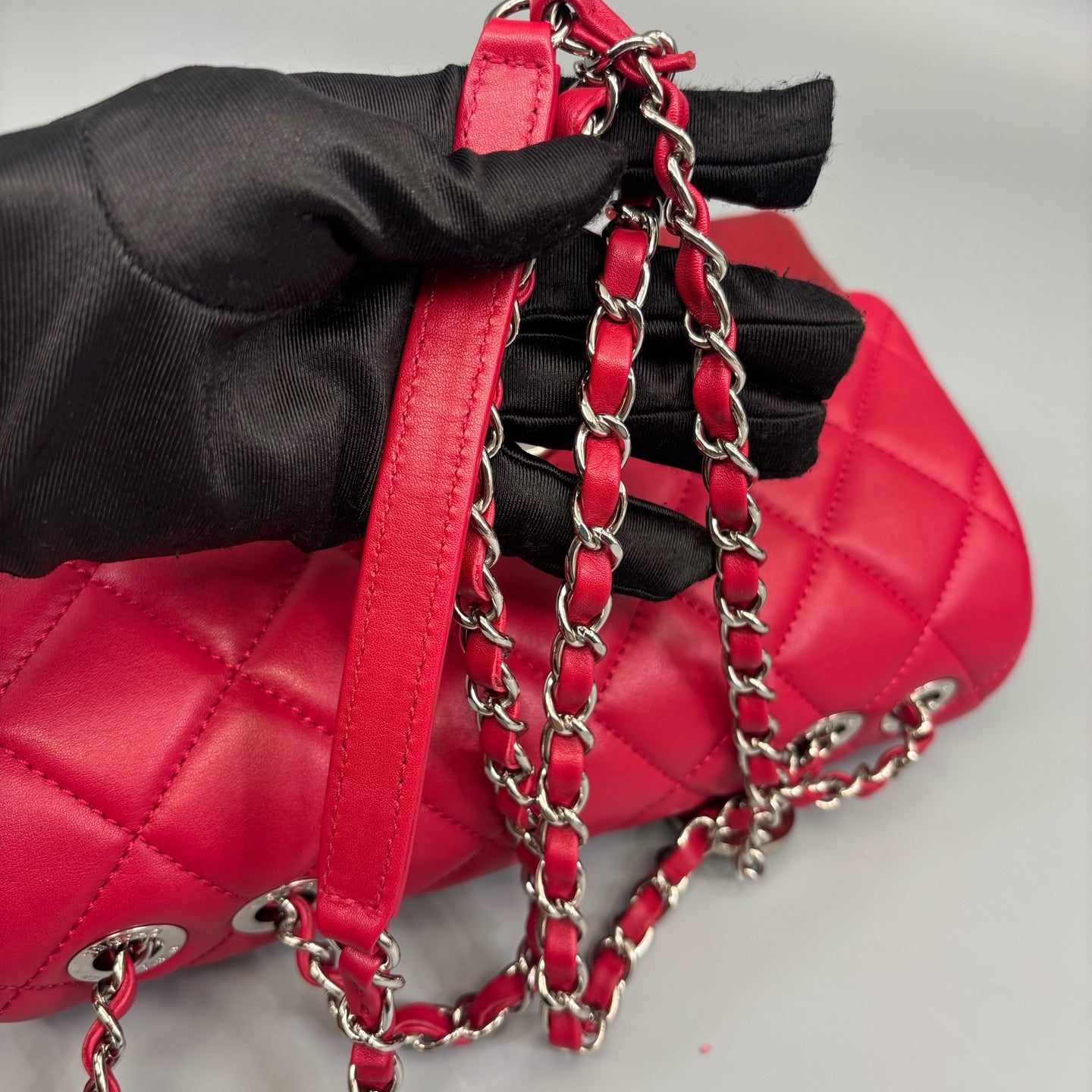 Chanel - Classic Flap - Leather - Red - (medium)