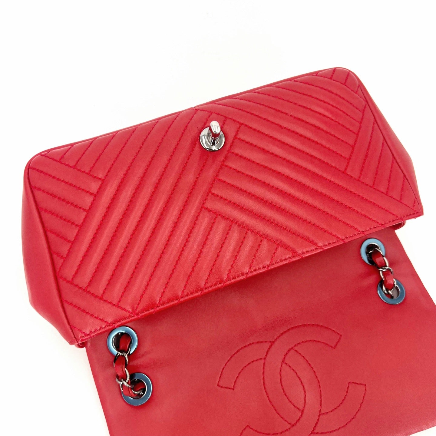 Chanel - Classic Flap - Leather - Red - (medium)