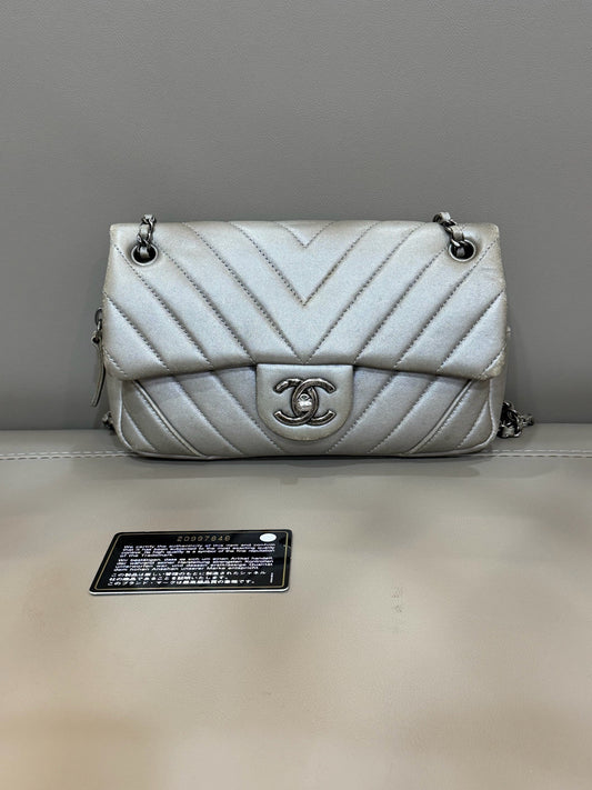 Chanel - Classic Flap - Leather - Silver - (mini)