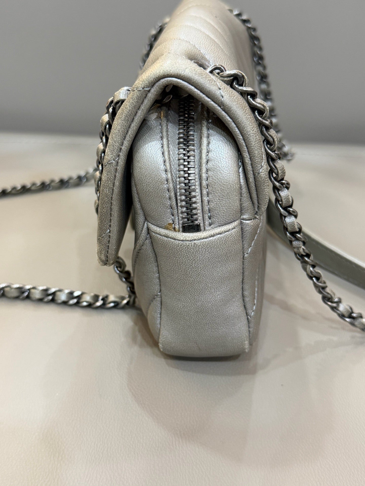 Chanel - Classic Flap - Leather - Silver - (mini)