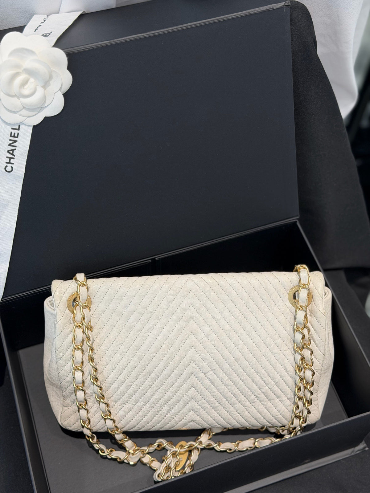Chanel - Classic Flap - Leather - White