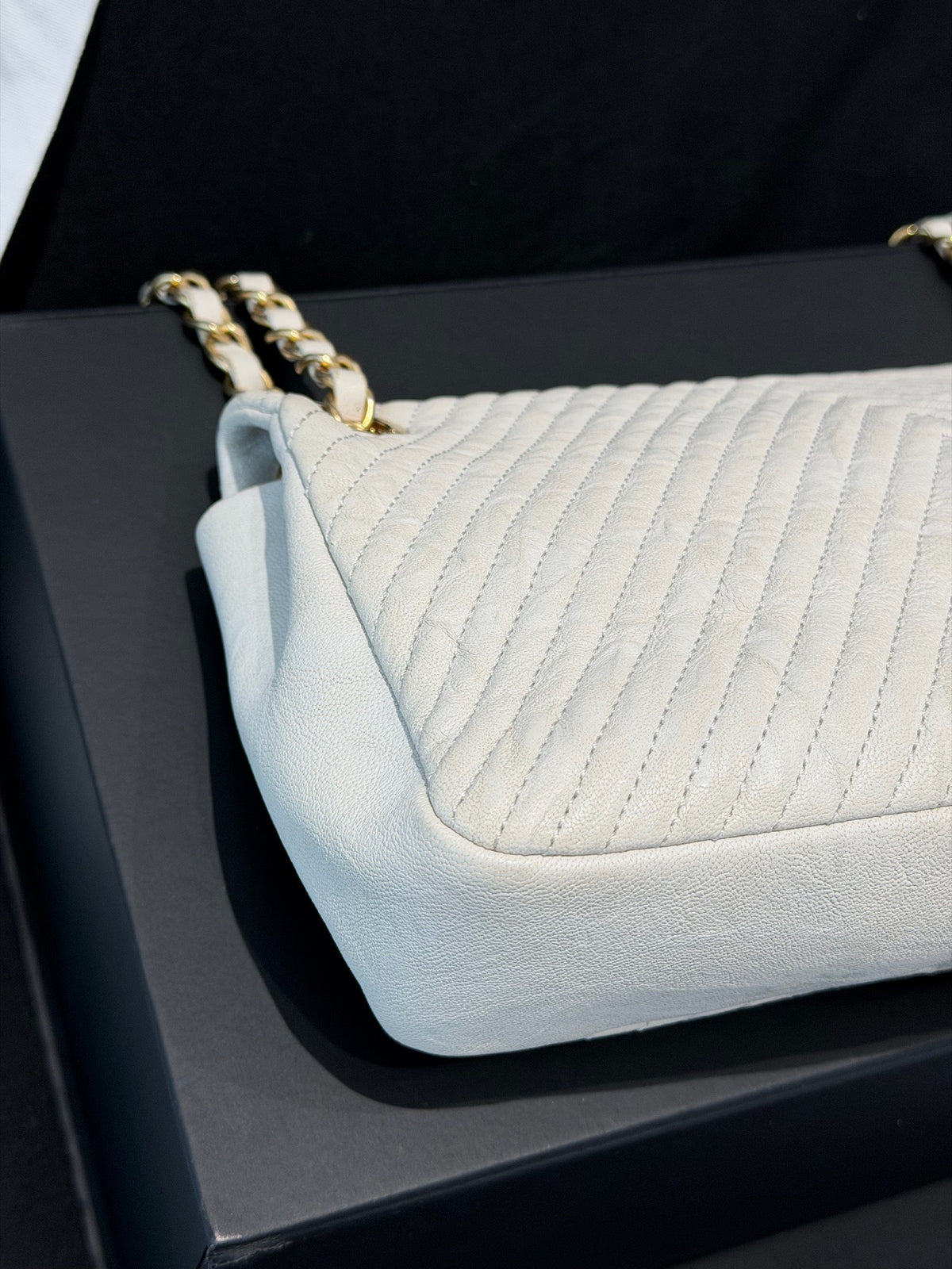 Chanel - Classic Flap - Leather - White
