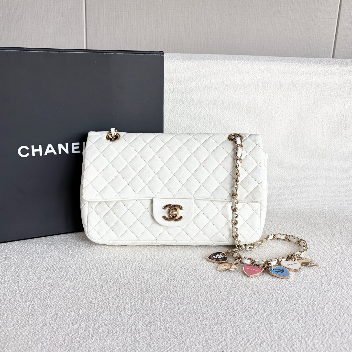 Chanel - Classic Flap - Leather - White - (medium)