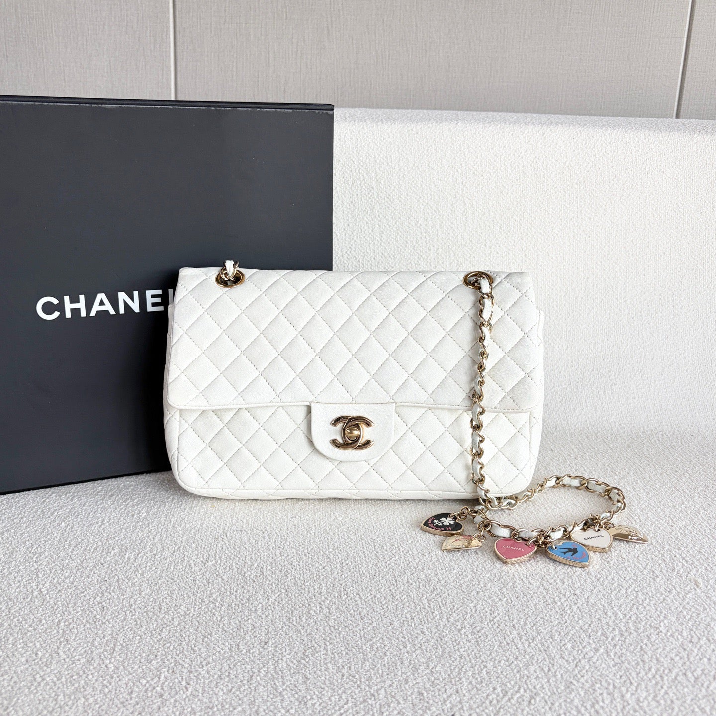 Chanel - Classic Flap - Leather - White - (medium)