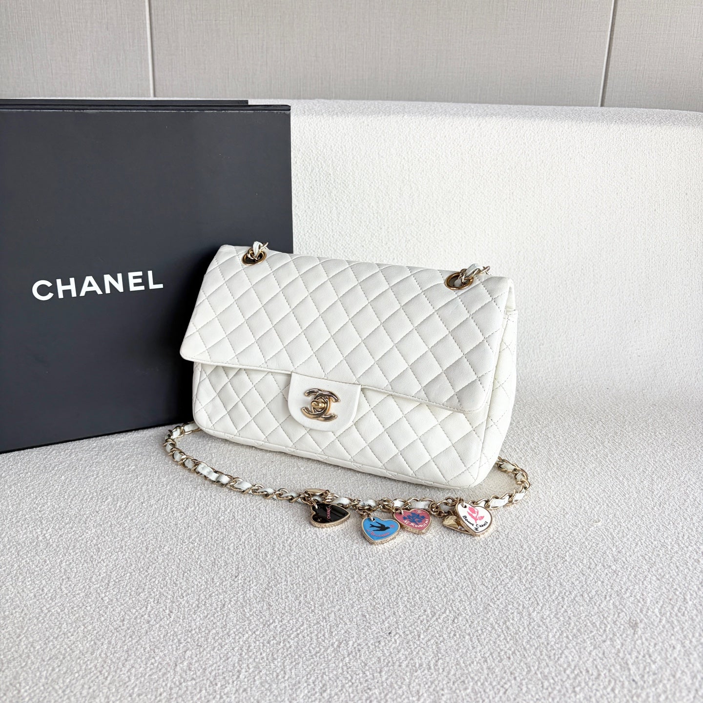 Chanel - Classic Flap - Leather - White - (medium)