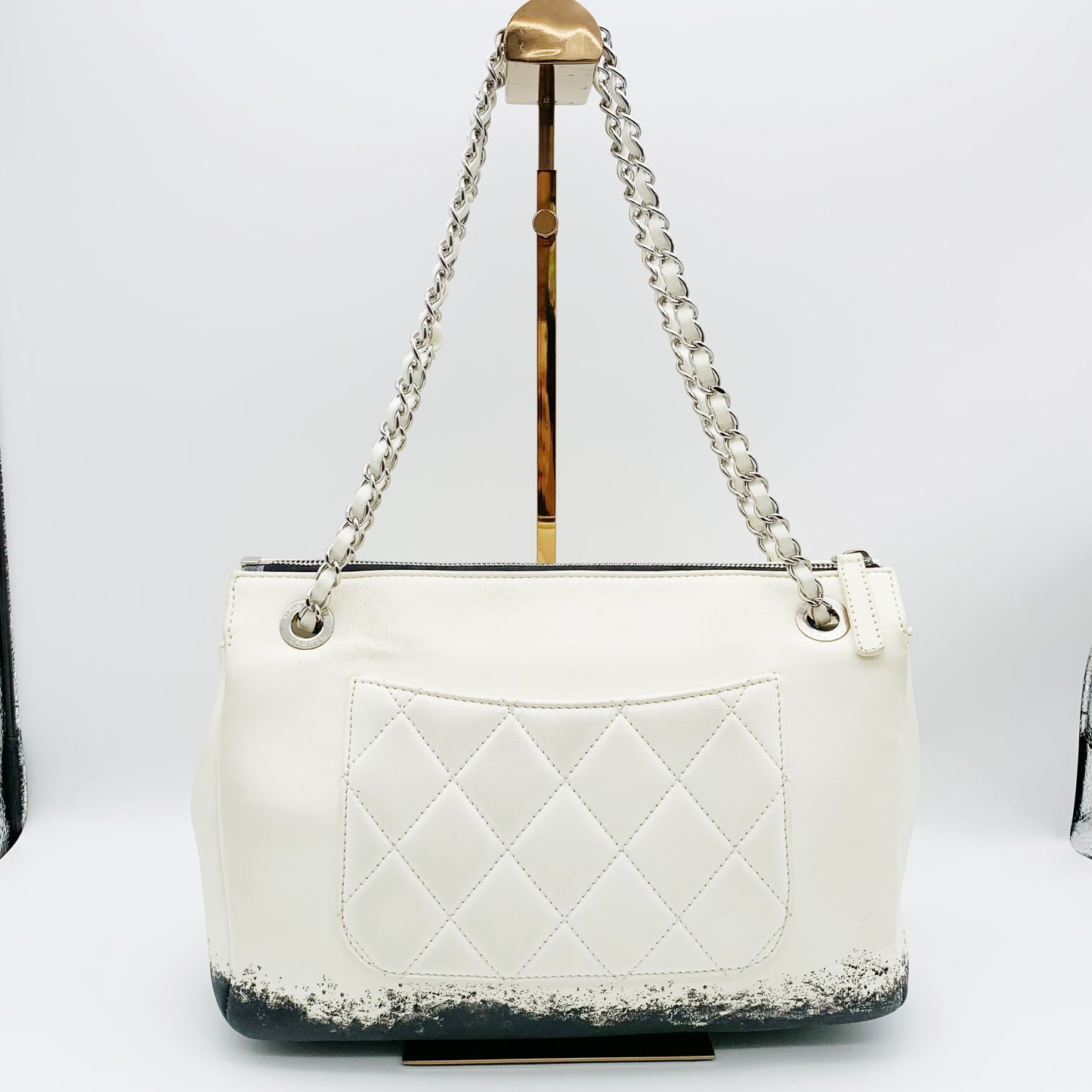 Chanel - Classic Flap - Leather - White - (medium)