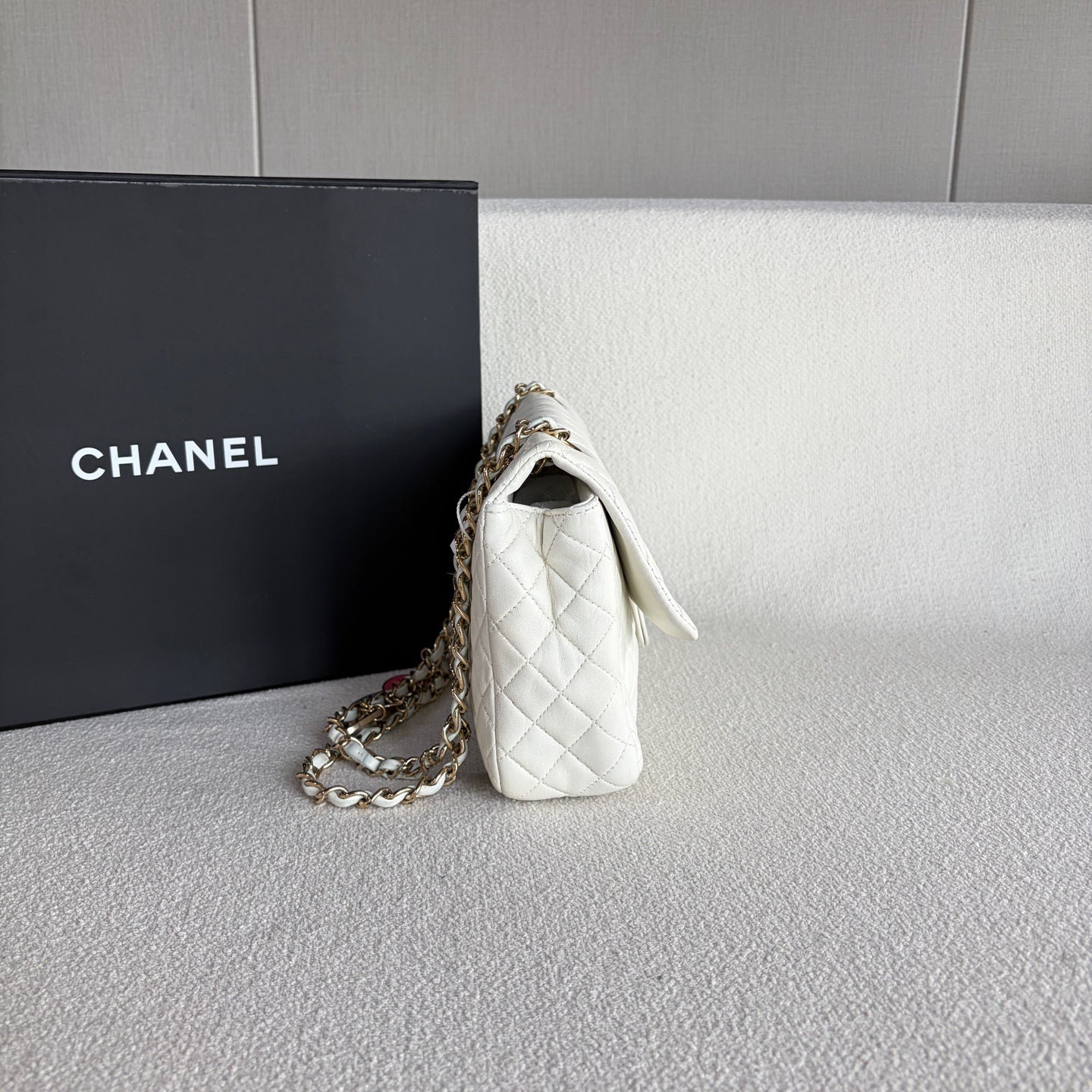 Chanel - Classic Flap - Leather - White - (medium)