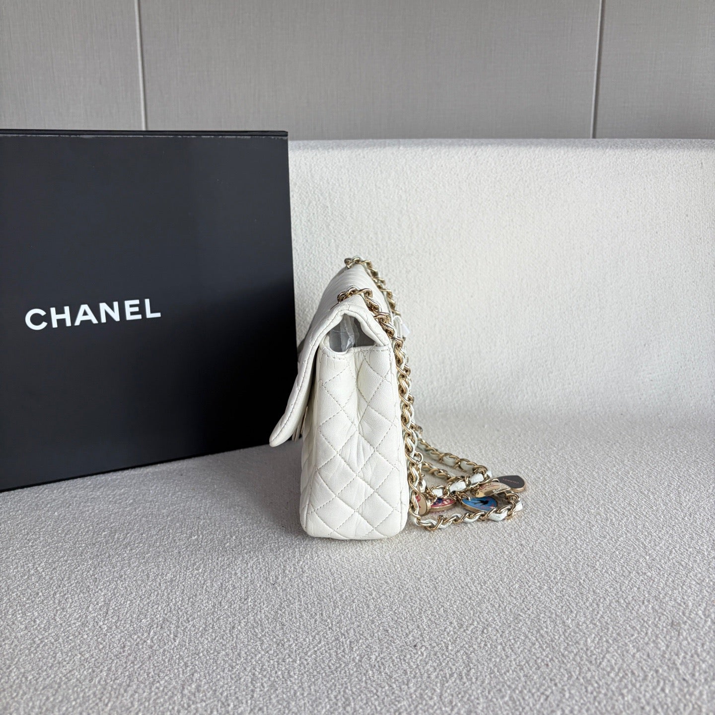 Chanel - Classic Flap - Leather - White - (medium)